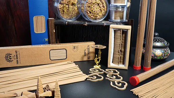 nhang-tram-huong-giup-thu-gian-tinh-than-va-cach-chon-mua-dung